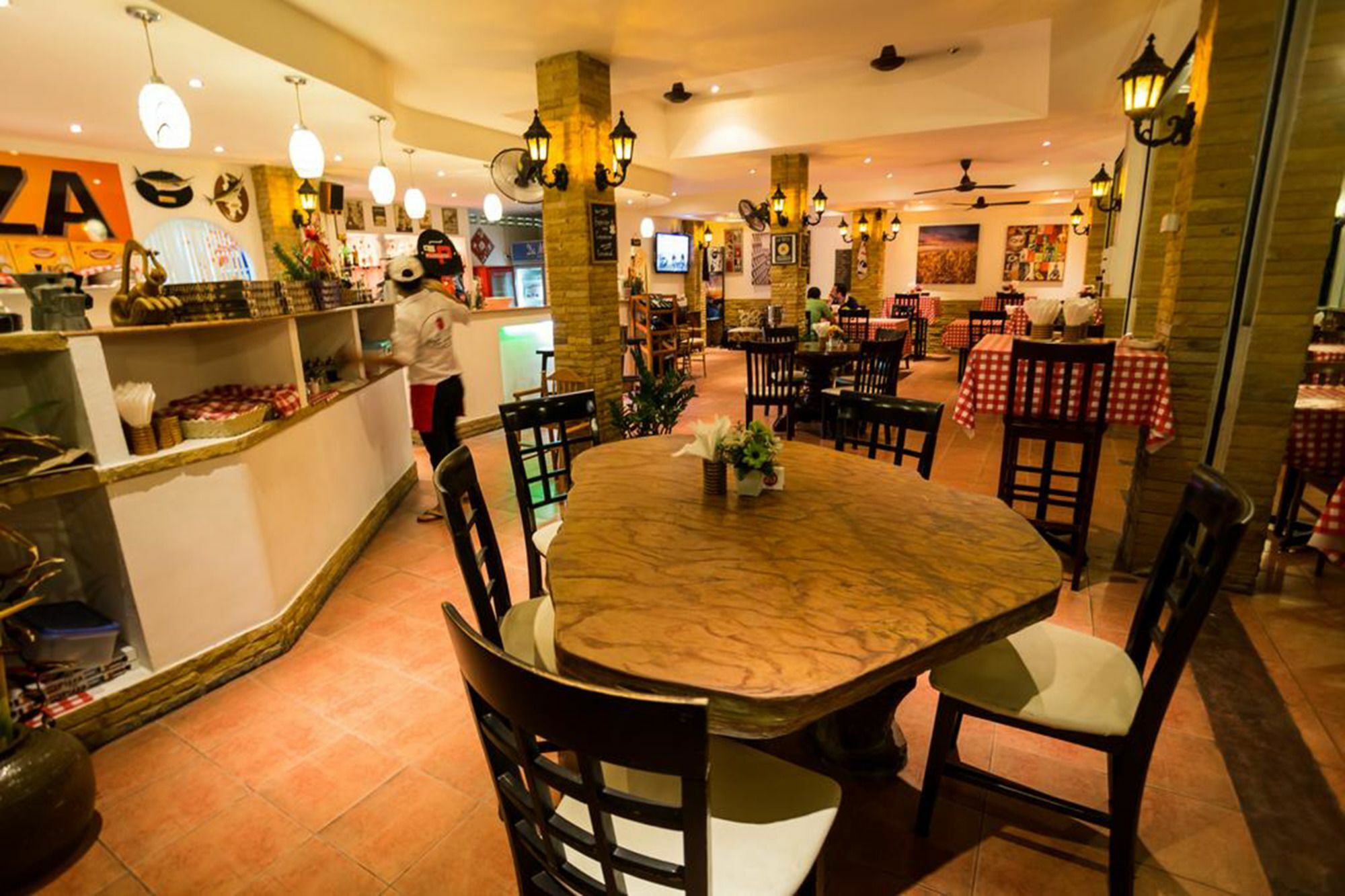 Rice Rooms And Restaurant 카타 비치 외부 사진